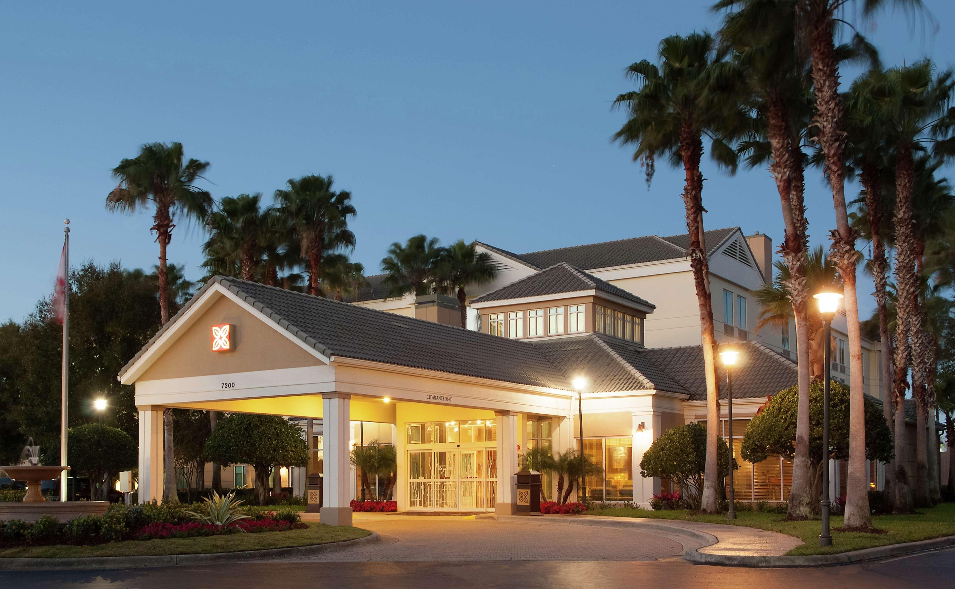 Hilton Garden Inn Orlando Airport Exterior photo